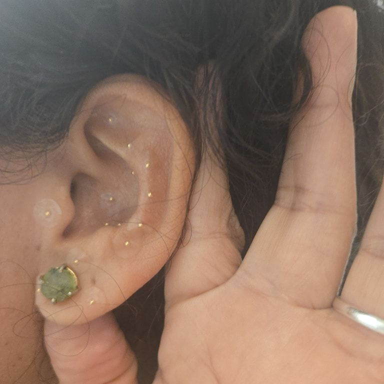 Ear Seeding at Her Solis: A Gentle, Personalised Ritual